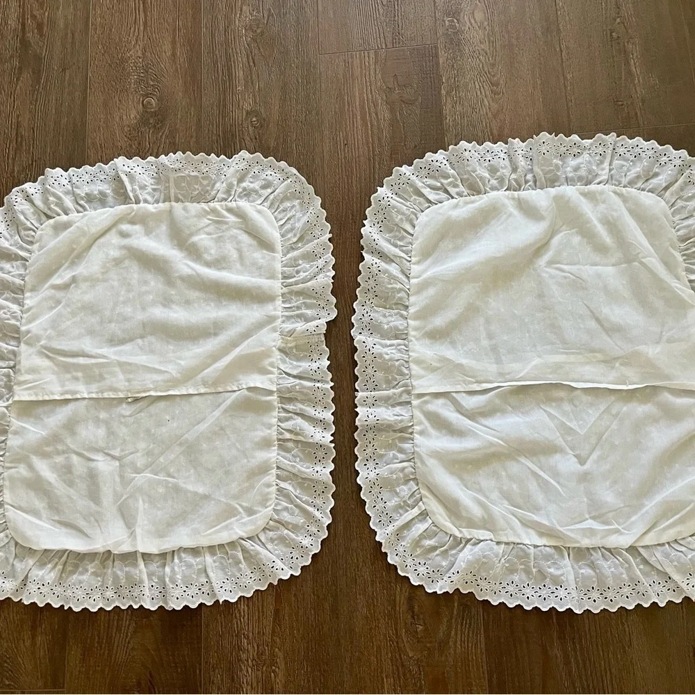 Martha Stewart White Ruffled Pillow Pair 18/22 Inches